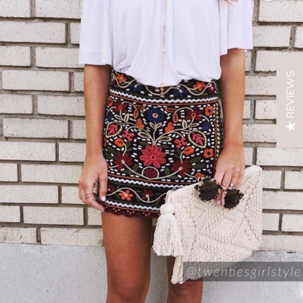 Bailey embroidered skirt size S